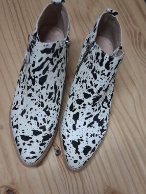 Black and White Speckled Pointed Toe Booties